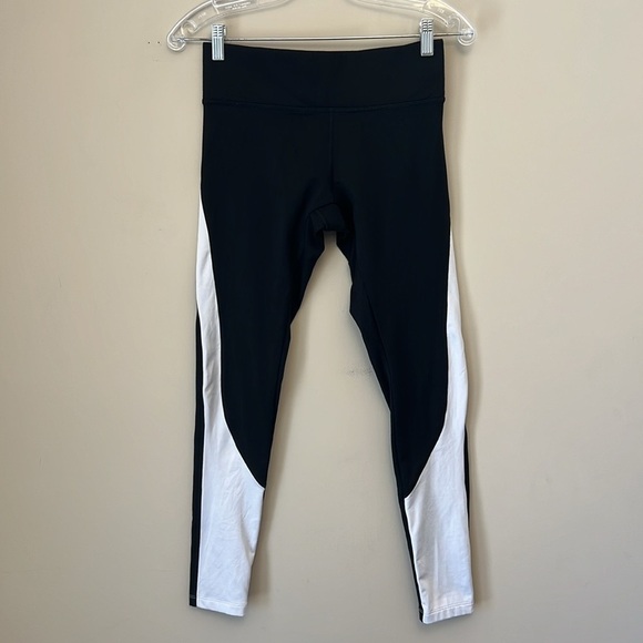 PINK Victoria’s Secret Black Leggings size S - Picture 3 of 12